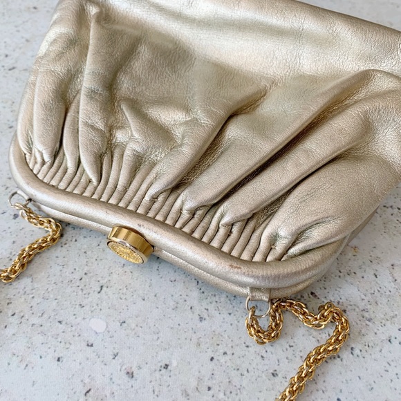 ✨ VINTAGE CHANEL Gold Leather Bag Purse 80’s - Picture 2 of 8